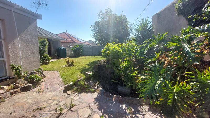 To Let 3 Bedroom Property for Rent in Chrismar Western Cape